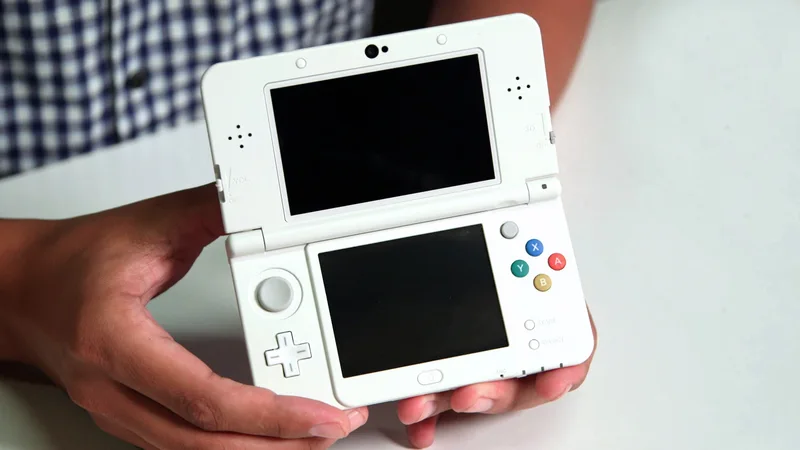Afficher la vue 2 de New Nintendo 3DS (blanche)